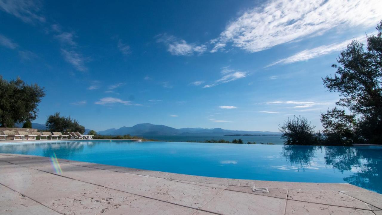 Castello Belvedere Apartments Desenzano del Garda Eksteriør billede