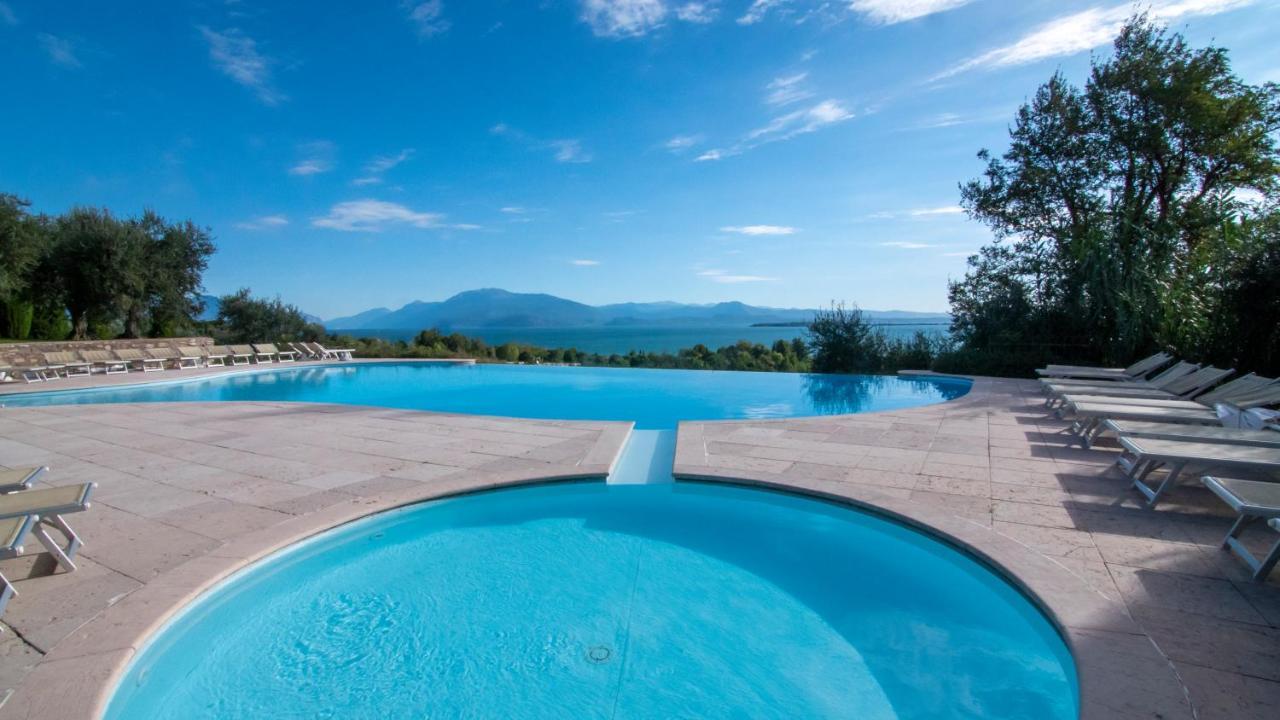 Castello Belvedere Apartments Desenzano del Garda Eksteriør billede