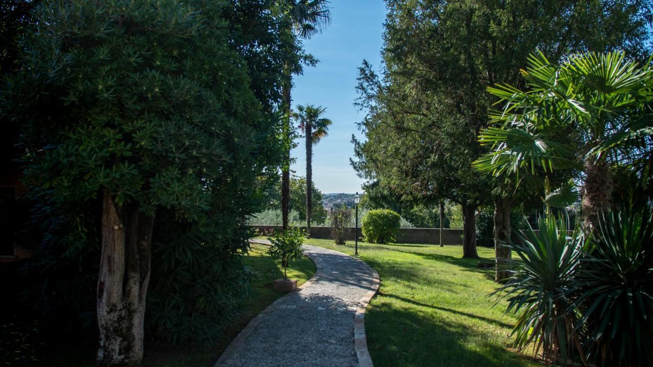 Castello Belvedere Apartments Desenzano del Garda Eksteriør billede