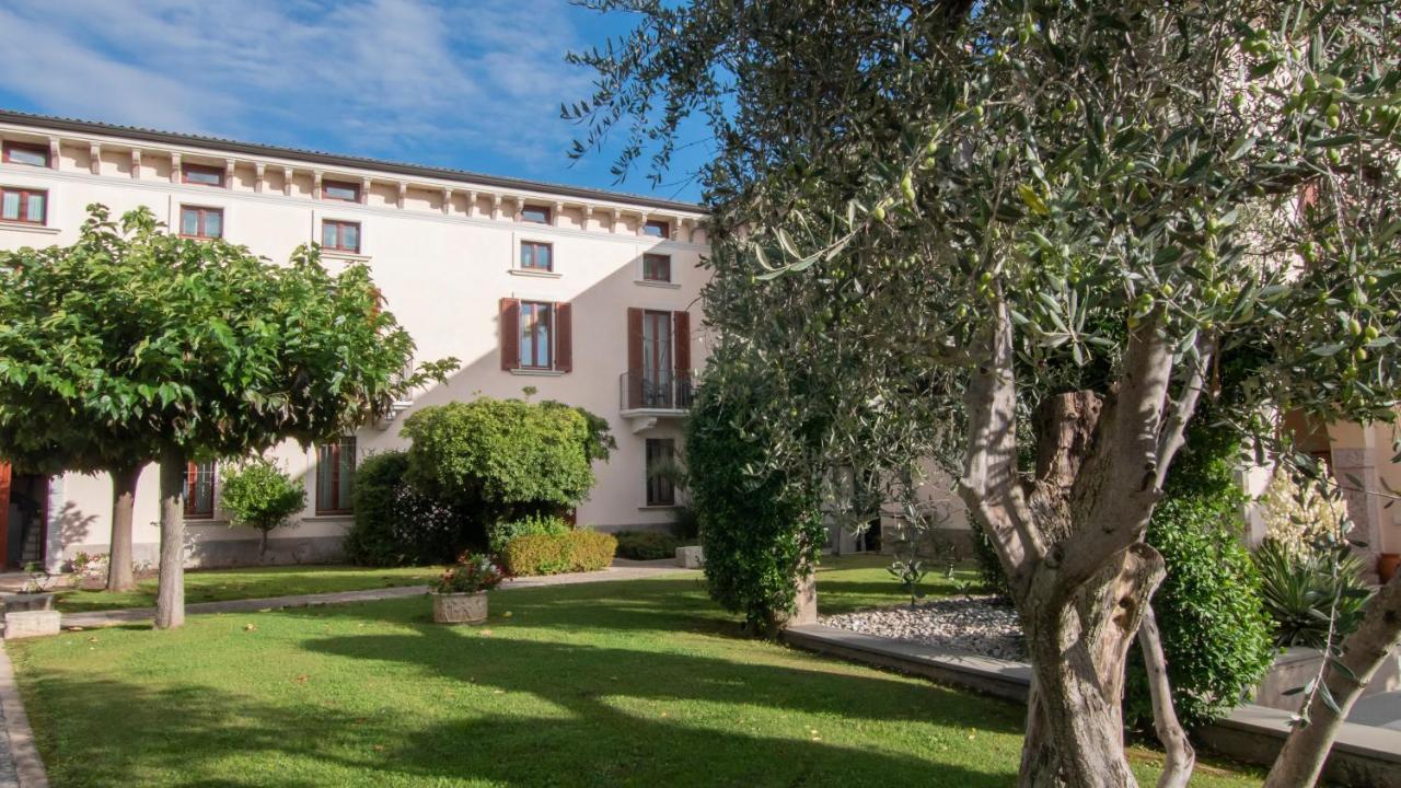 Castello Belvedere Apartments Desenzano del Garda Eksteriør billede