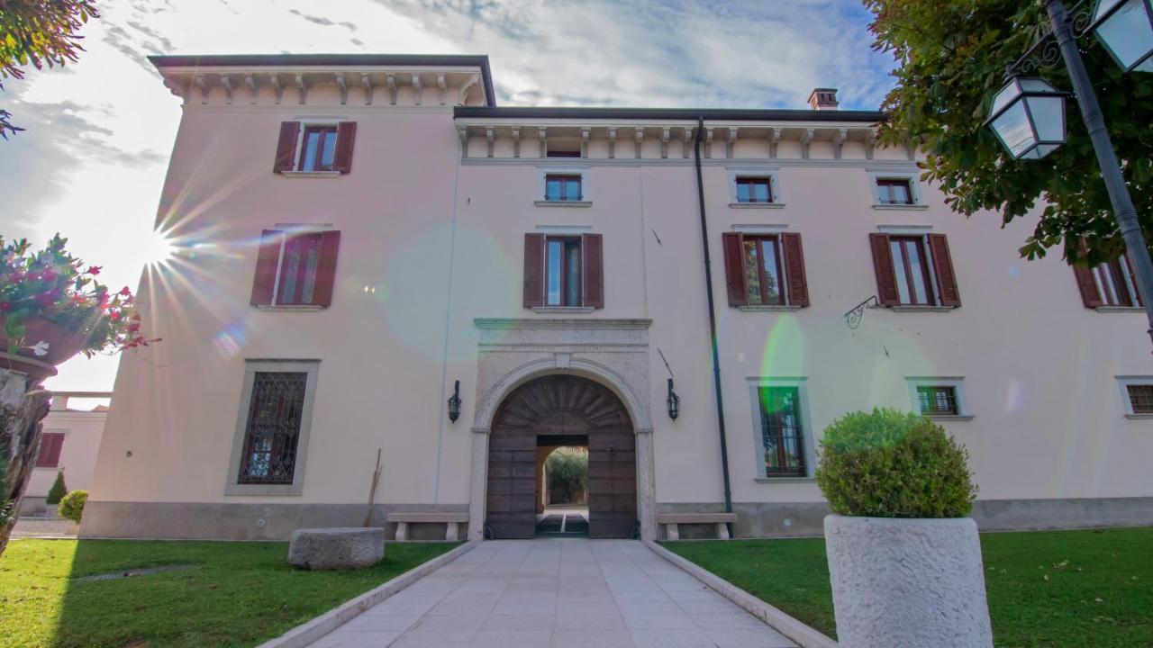 Castello Belvedere Apartments Desenzano del Garda Eksteriør billede