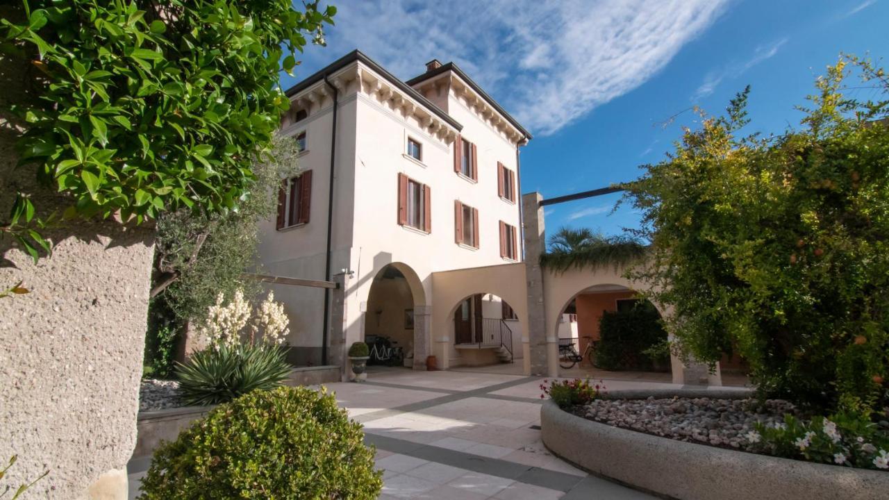 Castello Belvedere Apartments Desenzano del Garda Eksteriør billede