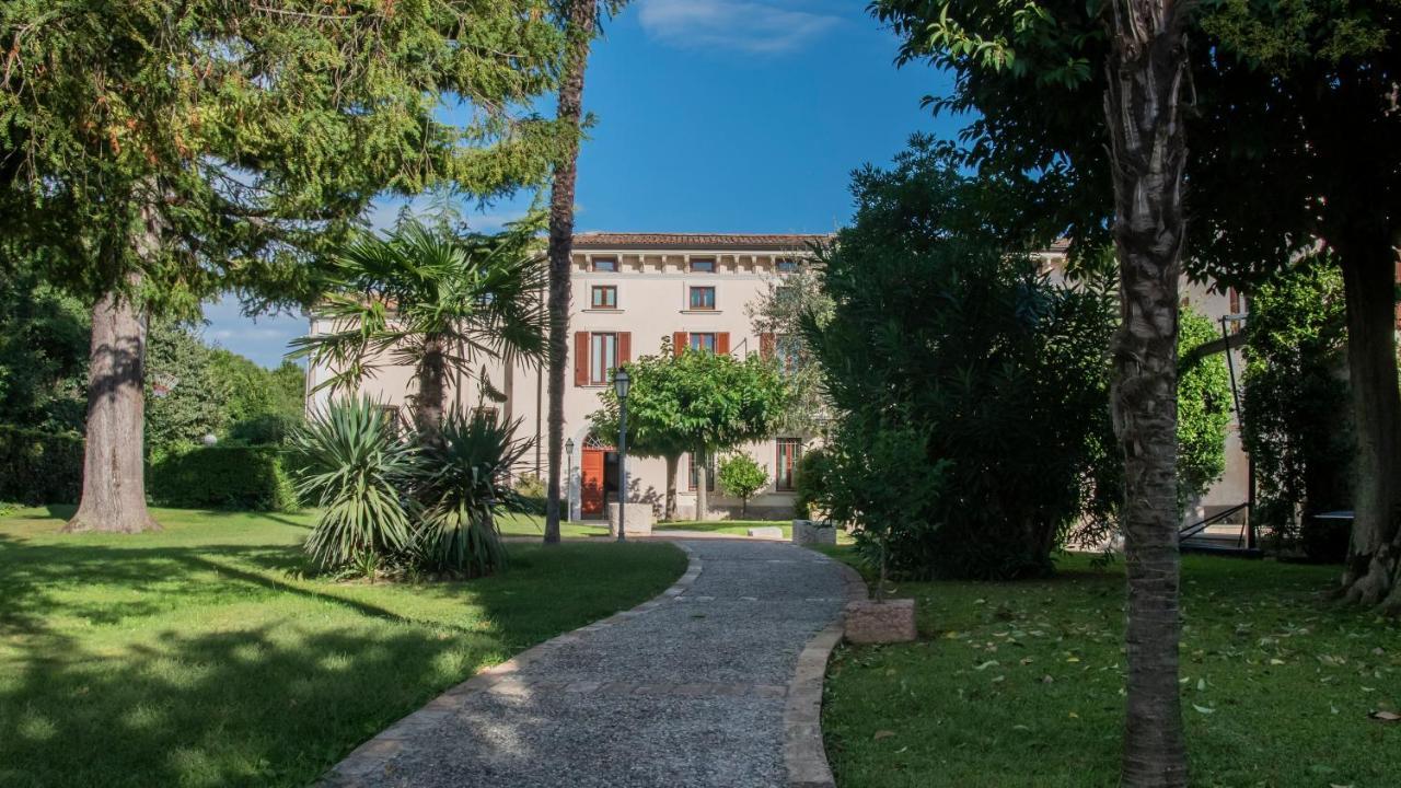 Castello Belvedere Apartments Desenzano del Garda Eksteriør billede