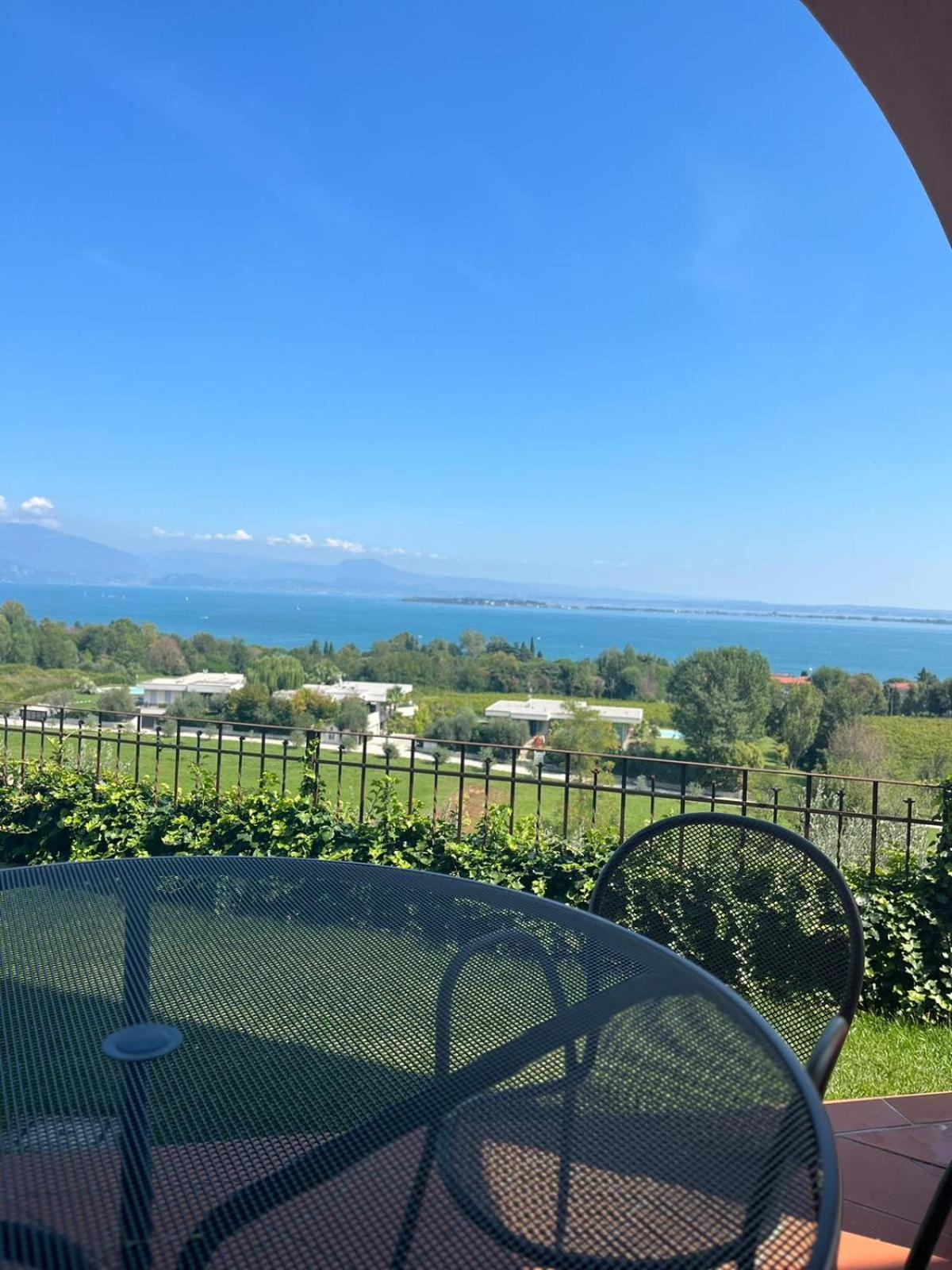 Castello Belvedere Apartments Desenzano del Garda Eksteriør billede