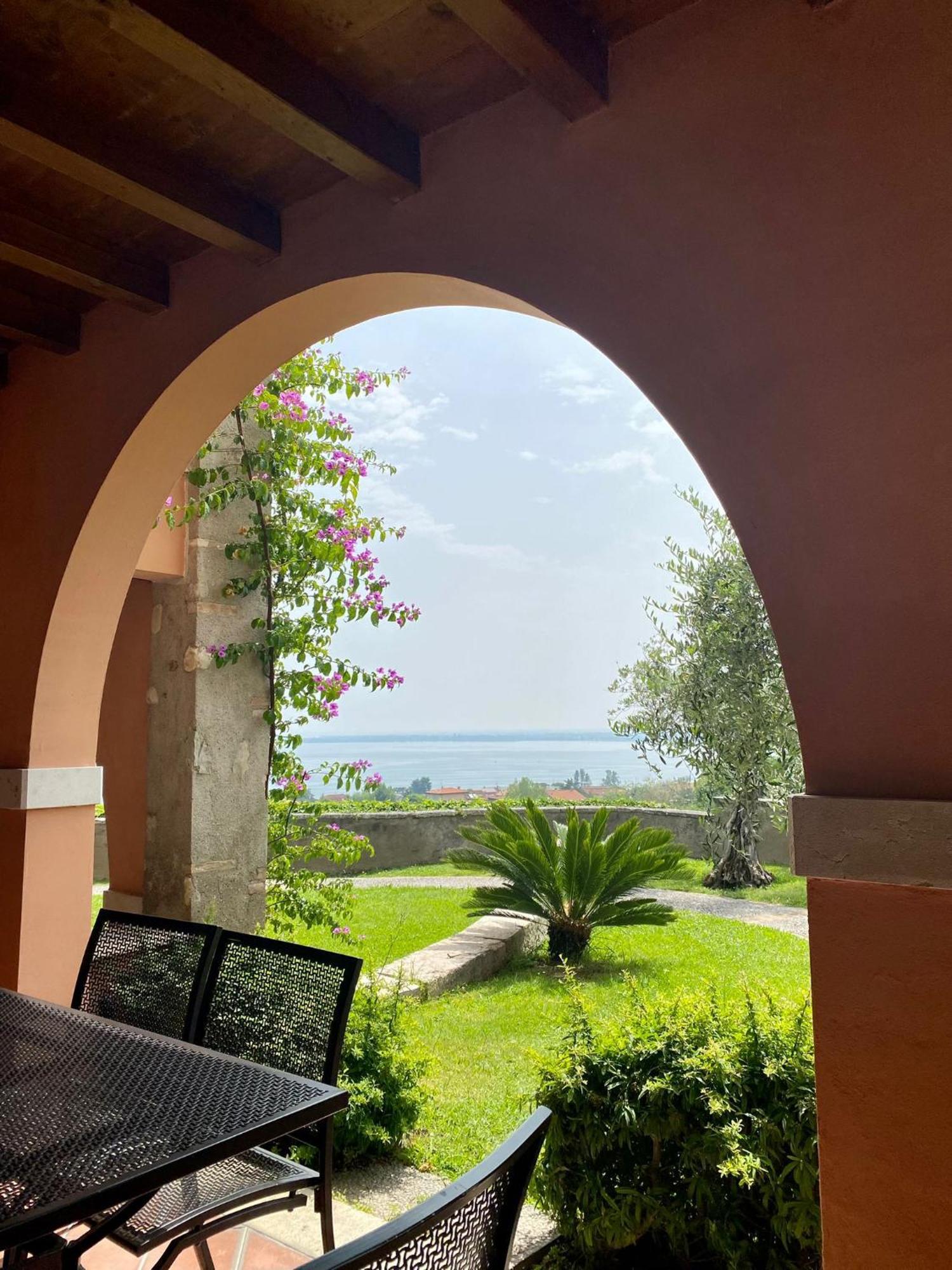 Castello Belvedere Apartments Desenzano del Garda Eksteriør billede