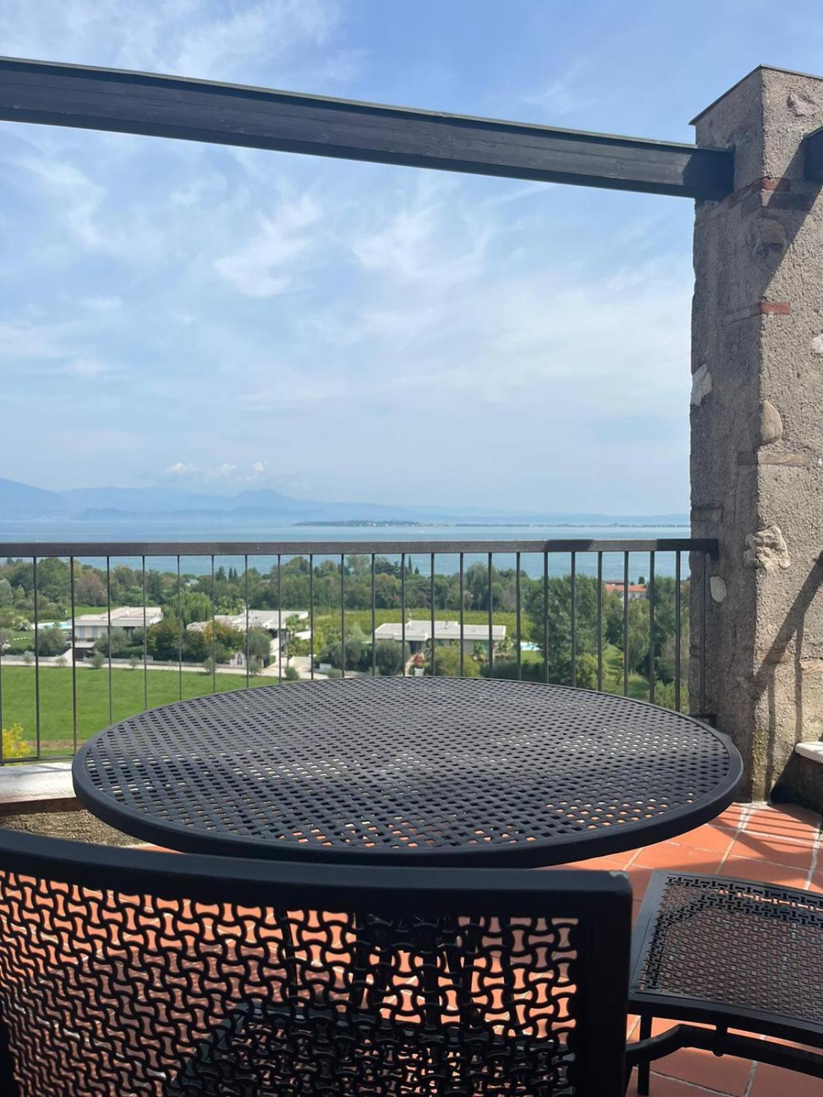 Castello Belvedere Apartments Desenzano del Garda Eksteriør billede