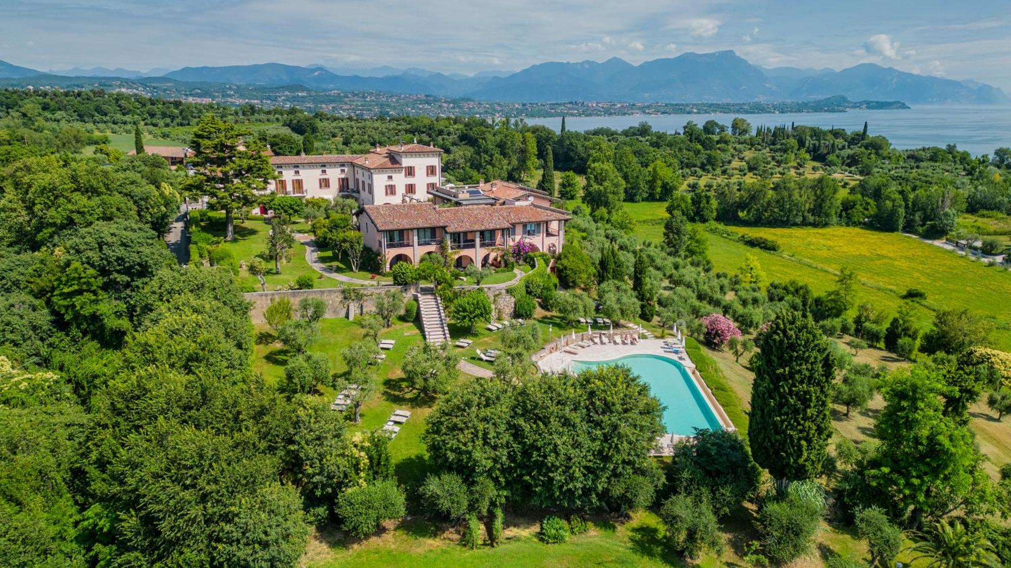 Castello Belvedere Apartments Desenzano del Garda Eksteriør billede
