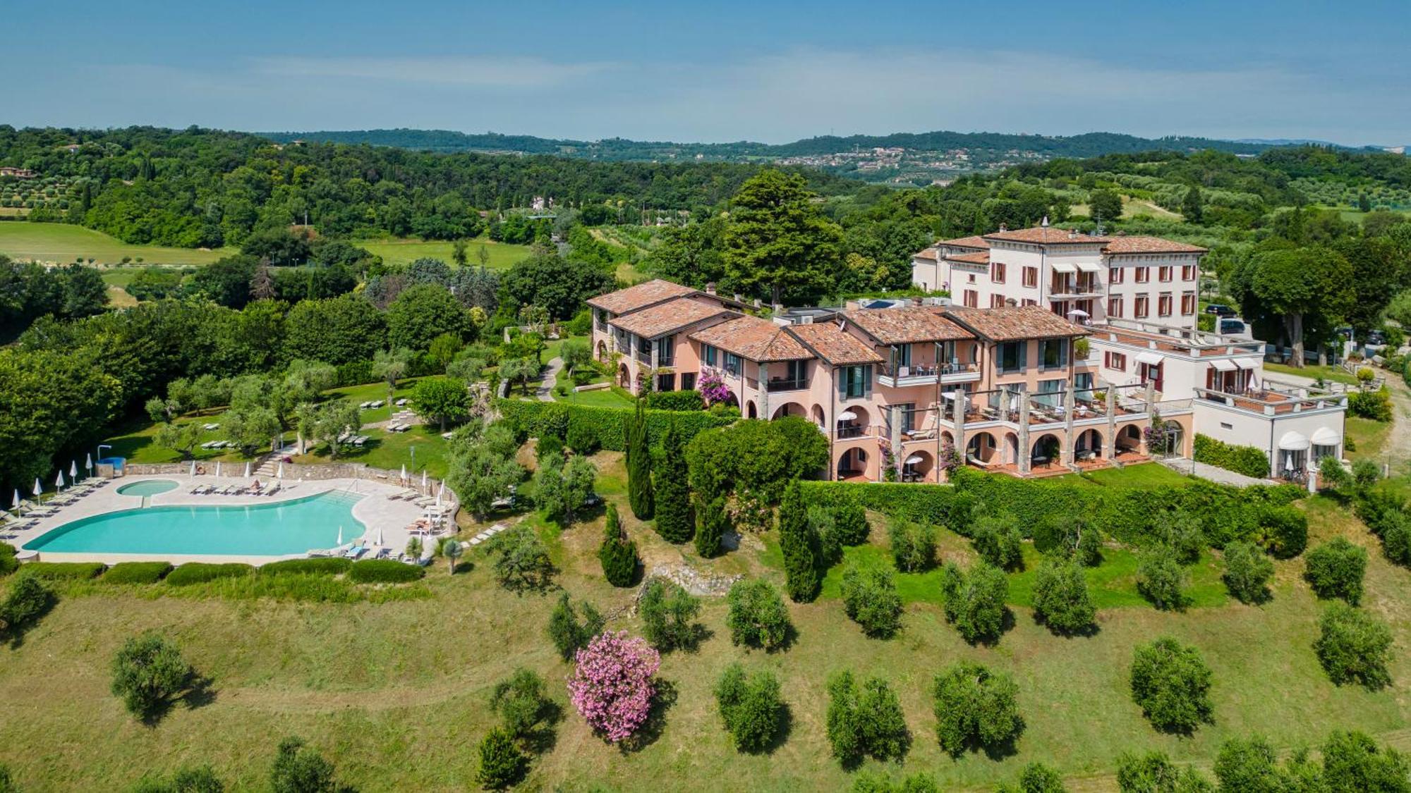 Castello Belvedere Apartments Desenzano del Garda Eksteriør billede