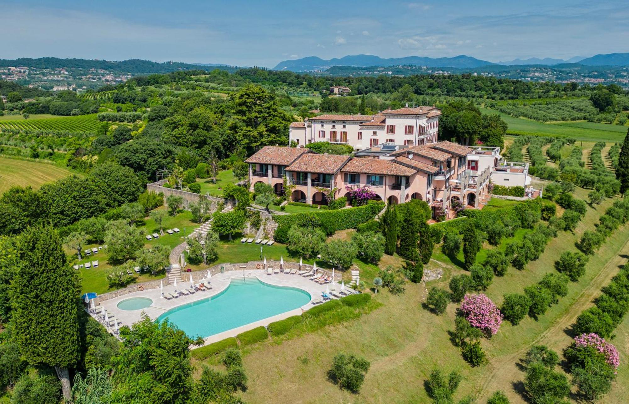 Castello Belvedere Apartments Desenzano del Garda Eksteriør billede
